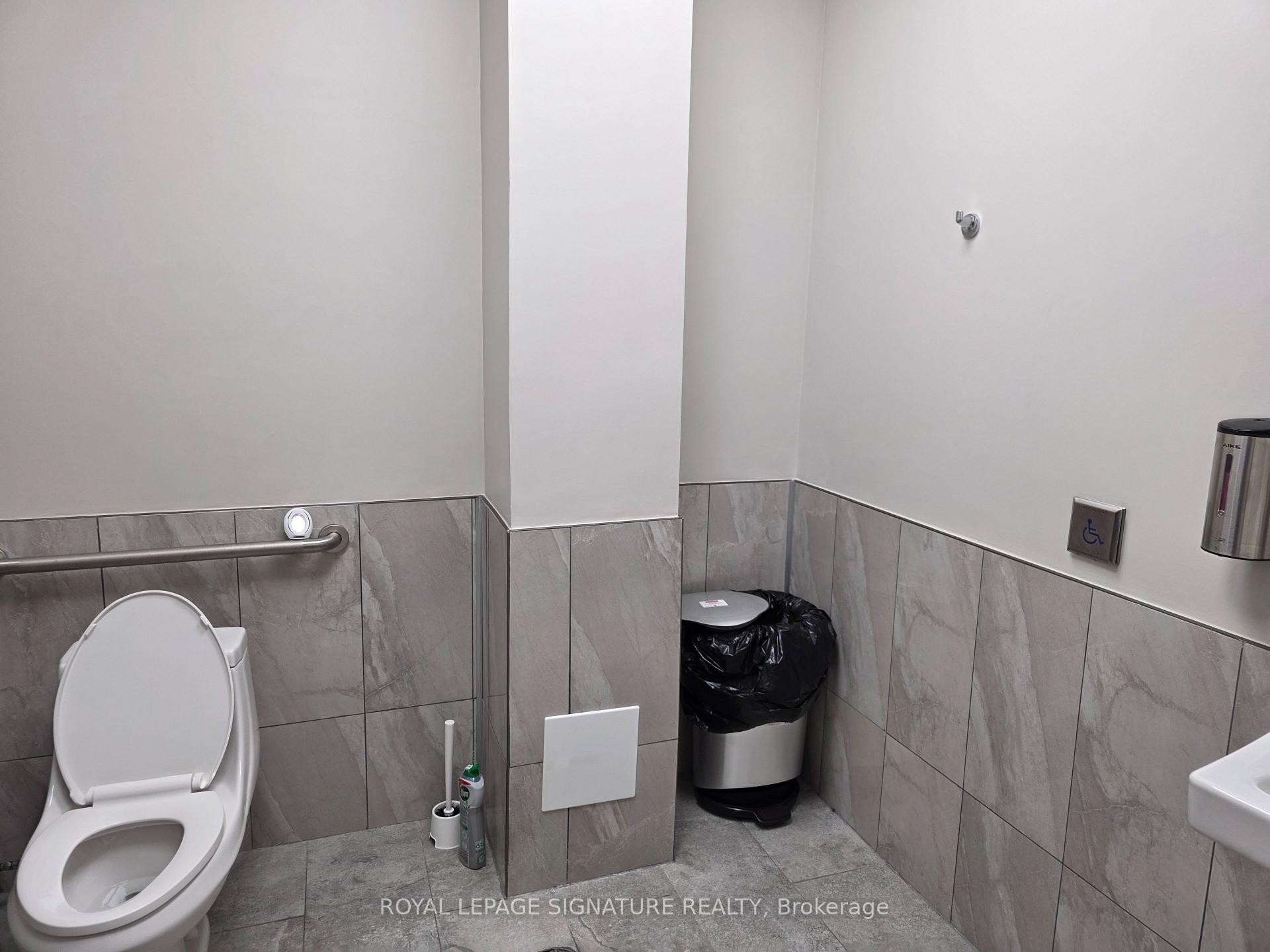 1040 Garner Road W, Hamilton, ON