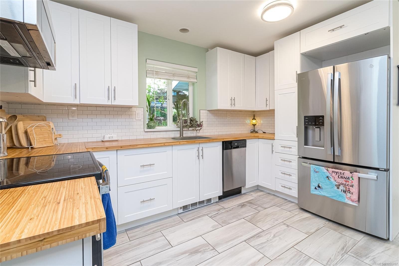 2196 Phillips Rd, Sooke, BC