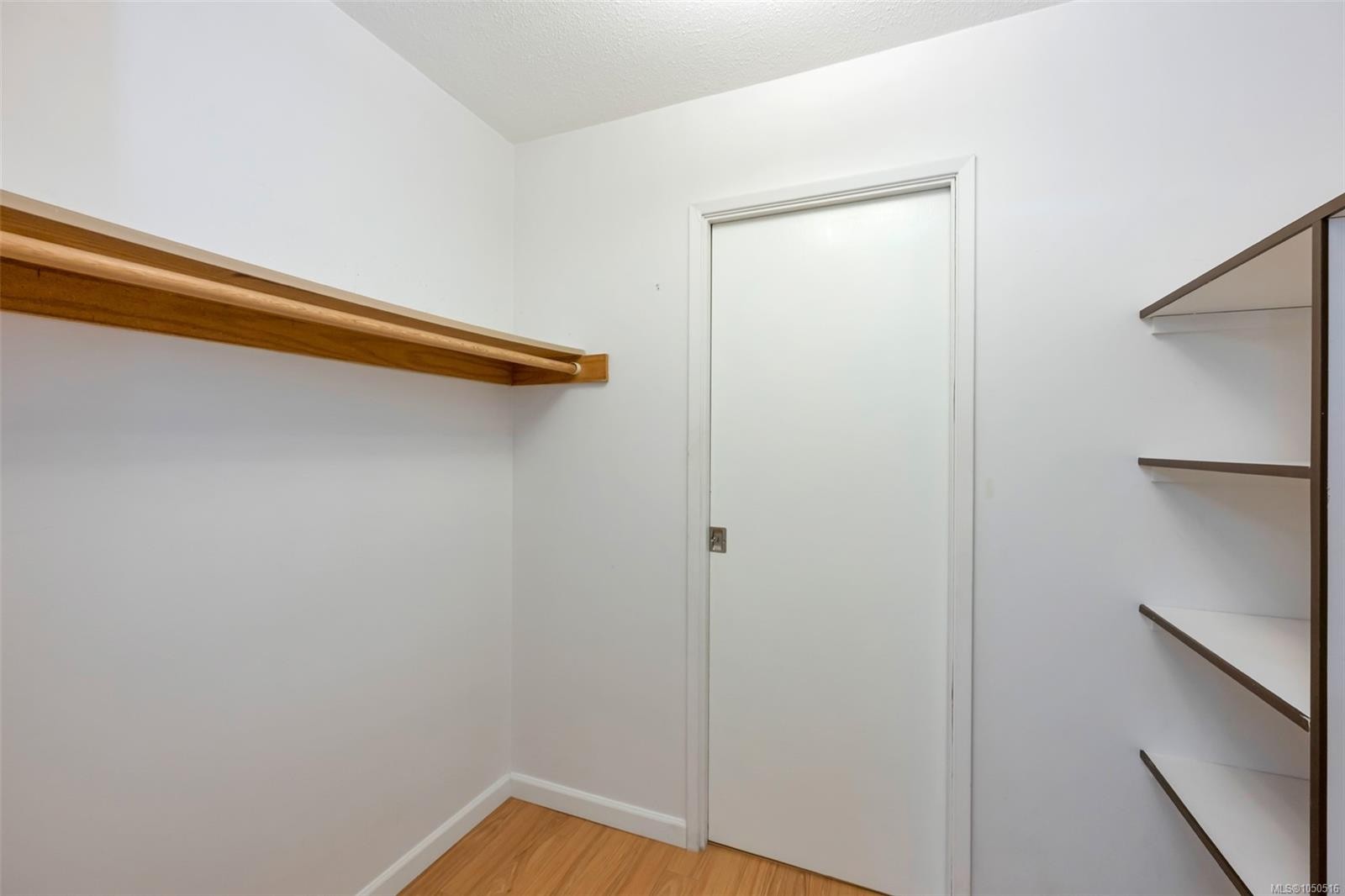 #310-853 Selkirk Ave, Esquimalt, BC