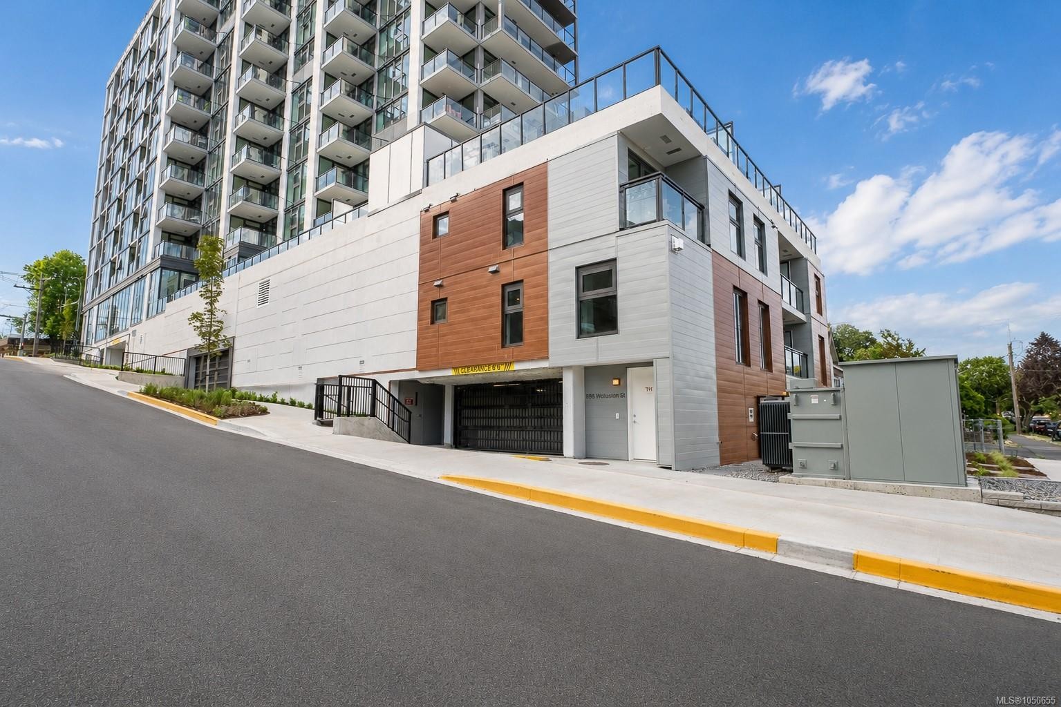 #Th1-896 Wollaston Rd, Esquimalt, BC