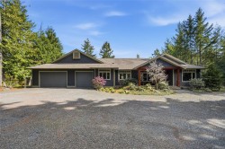 1195 Spider Lake Rd Qualicum Beach, BC V9K 2L7