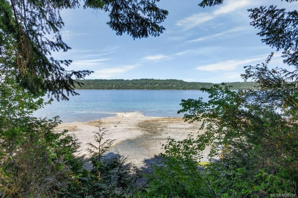 7630 Ships Point Rd, Fanny Bay, BC