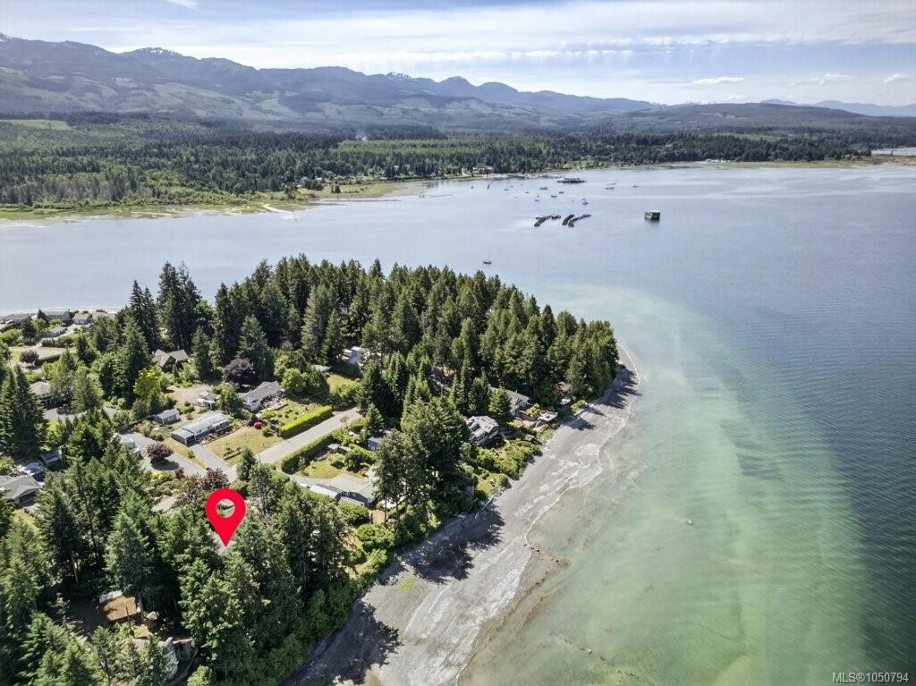 7630 Ships Point Rd, Fanny Bay, BC