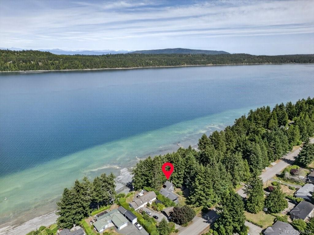 7630 Ships Point Rd, Fanny Bay, BC