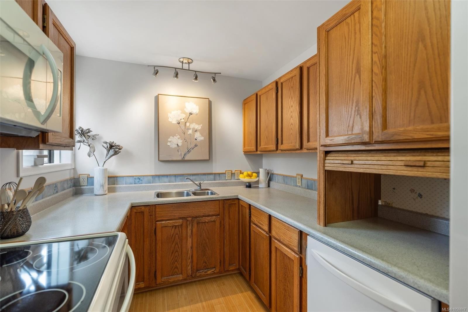 1335 Rudlin St, Victoria, BC