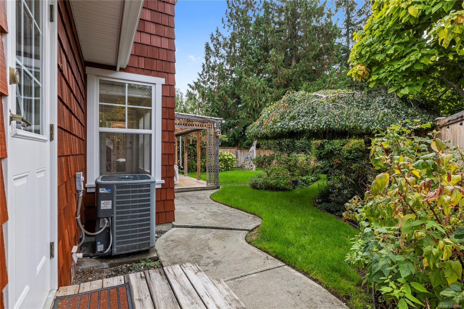 647 Temple St, Parksville, BC