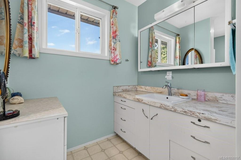 2158 Downey Ave, Comox, BC