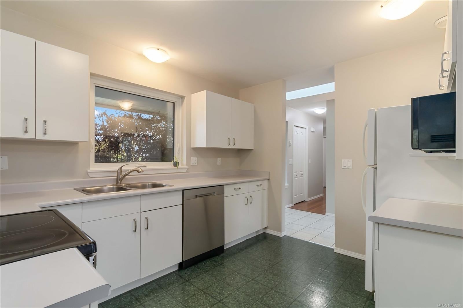 6756 Central Saanich Rd, Central Saanich, BC