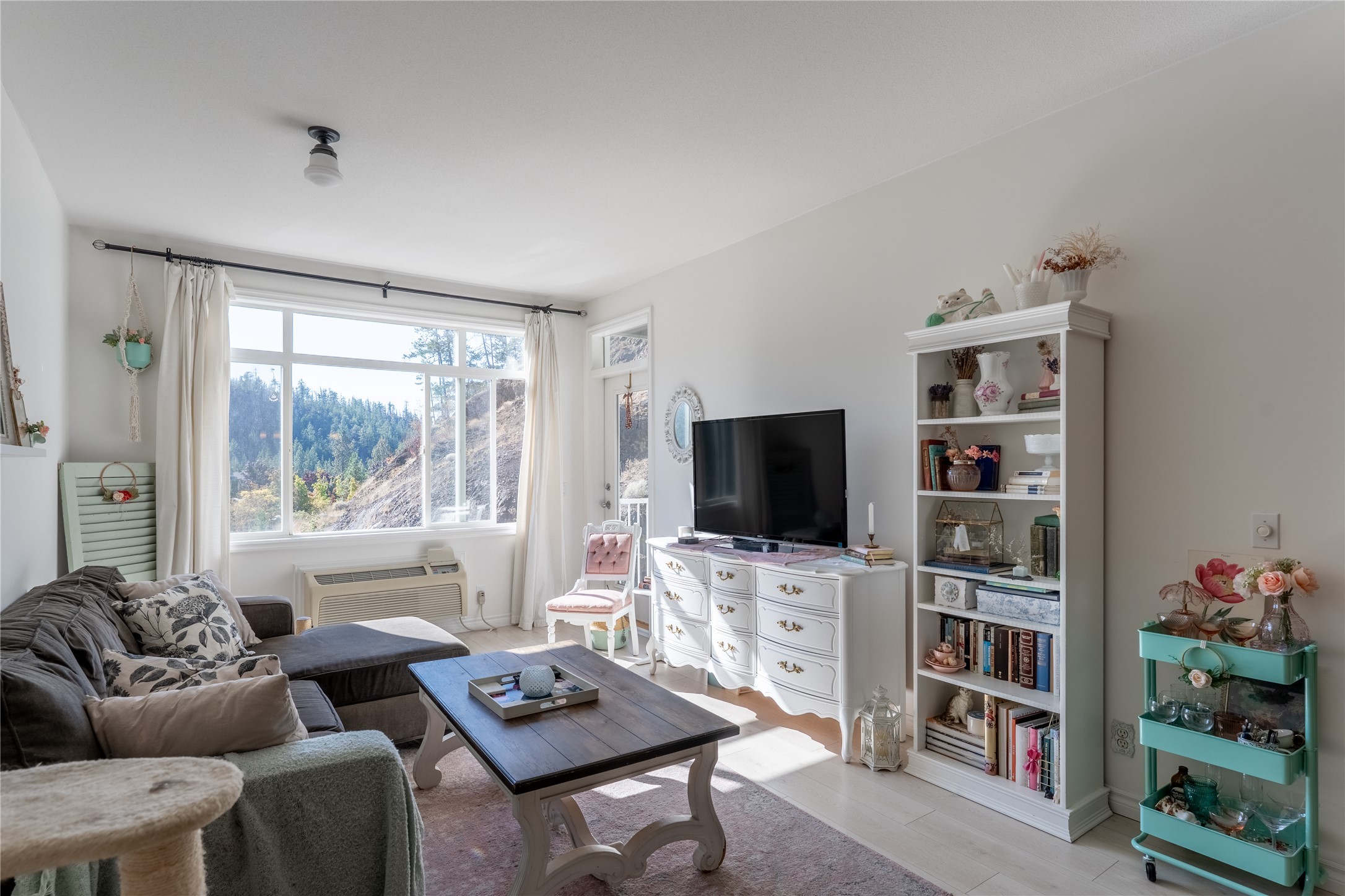 203-2523 Shannon View Drive, West Kelowna, BC