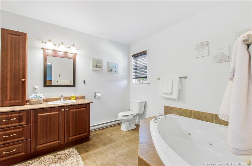 14 Hallihan Dr, Oromocto, NB