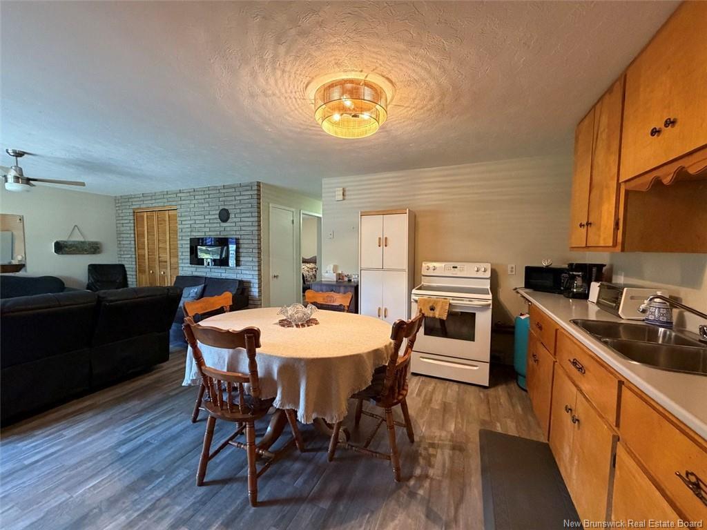198 Riviere Madawaska Rd, Saint-Jacques, NB