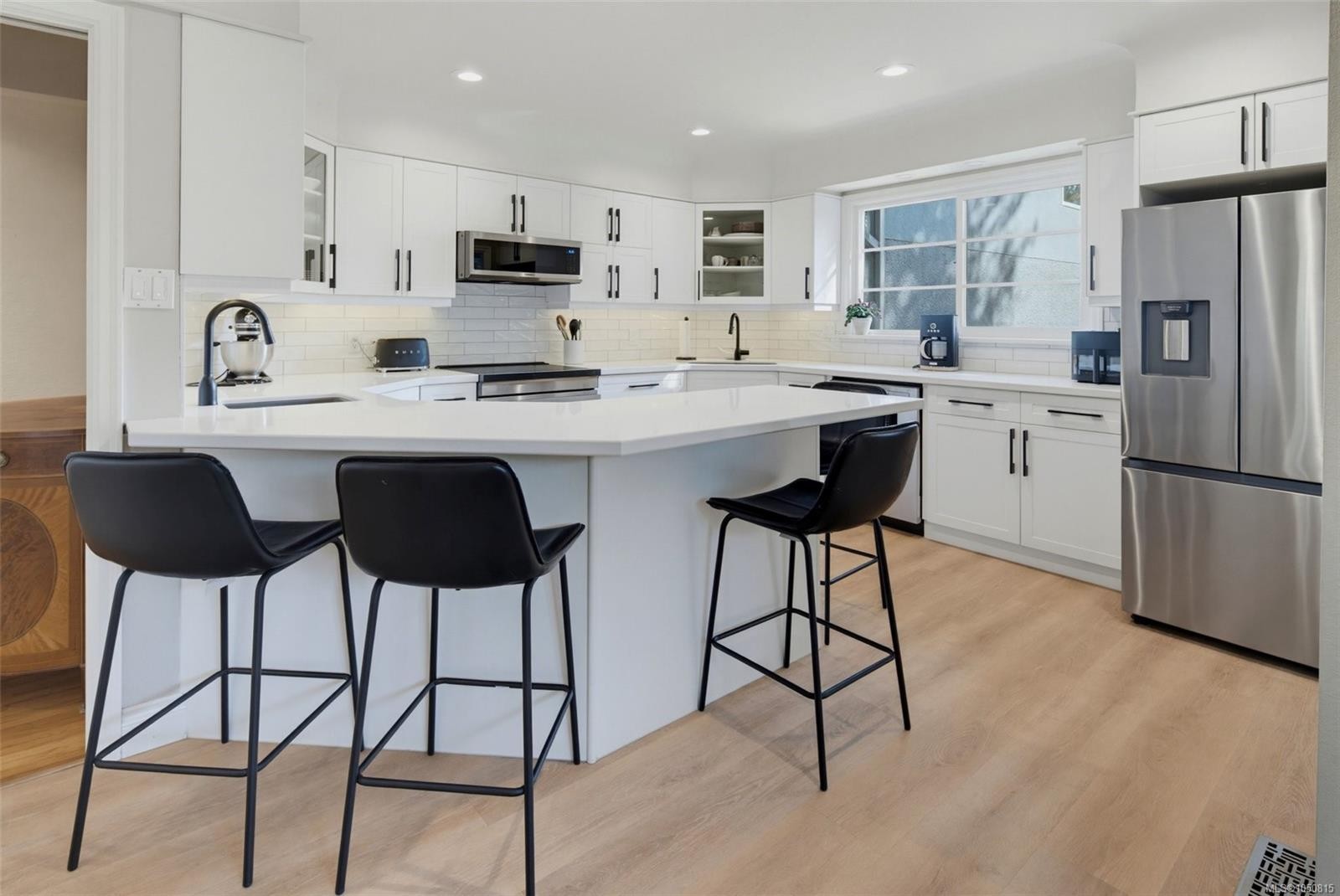 943 Linkleas Ave, Oak Bay, BC