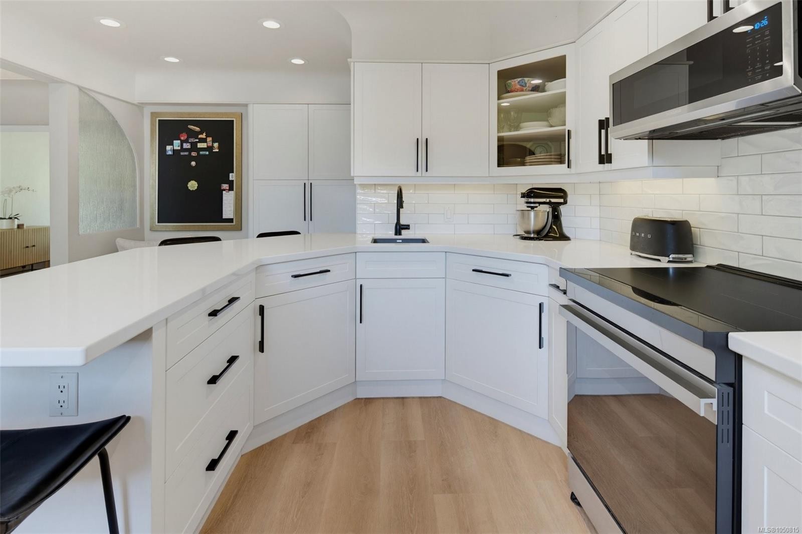 943 Linkleas Ave, Oak Bay, BC
