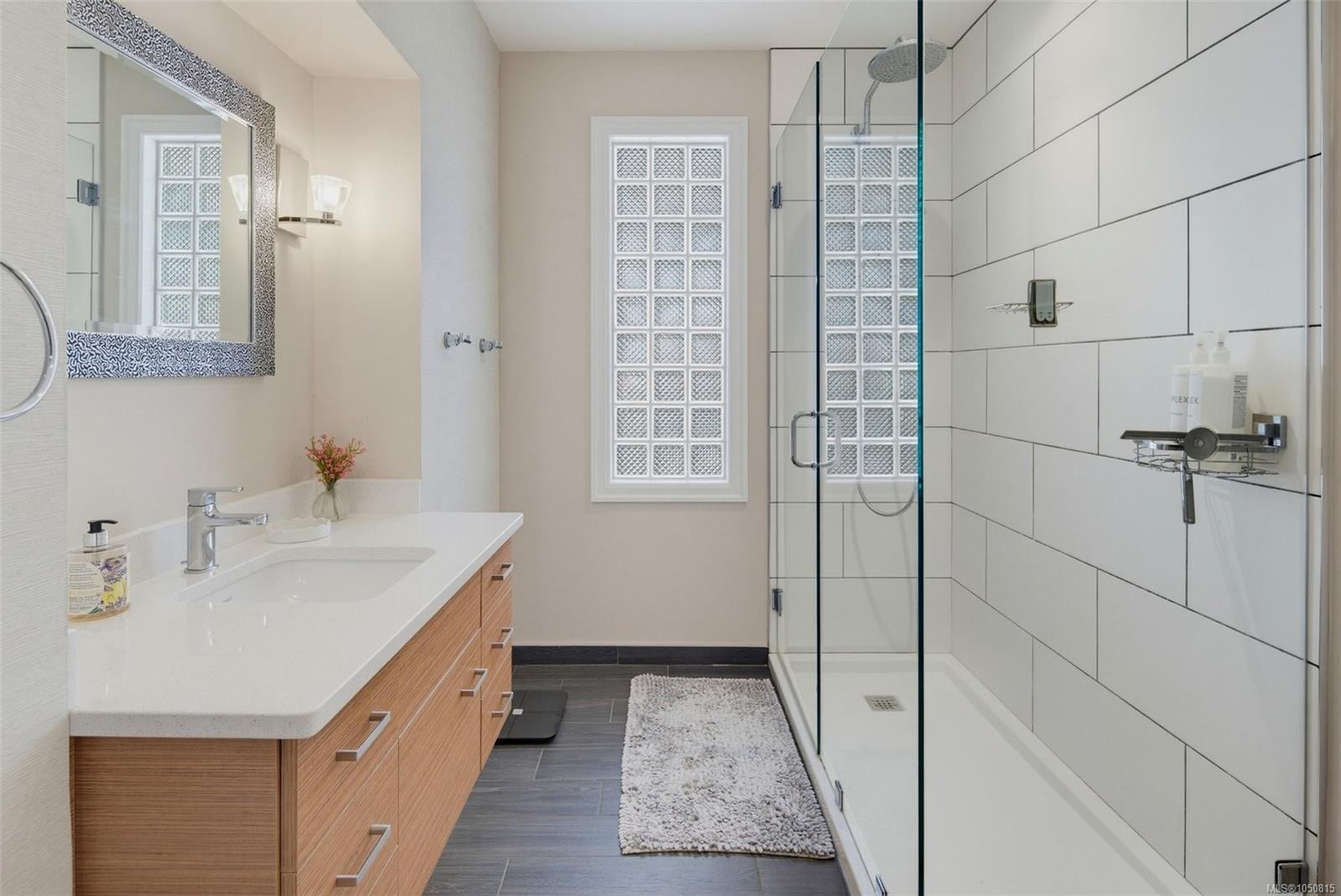943 Linkleas Ave, Oak Bay, BC