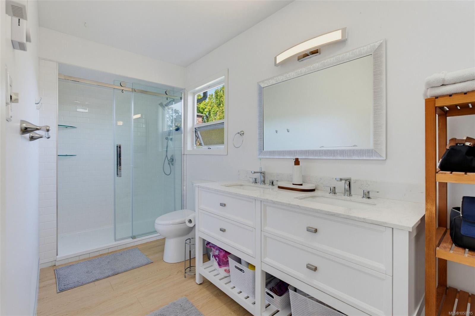 943 Linkleas Ave, Oak Bay, BC
