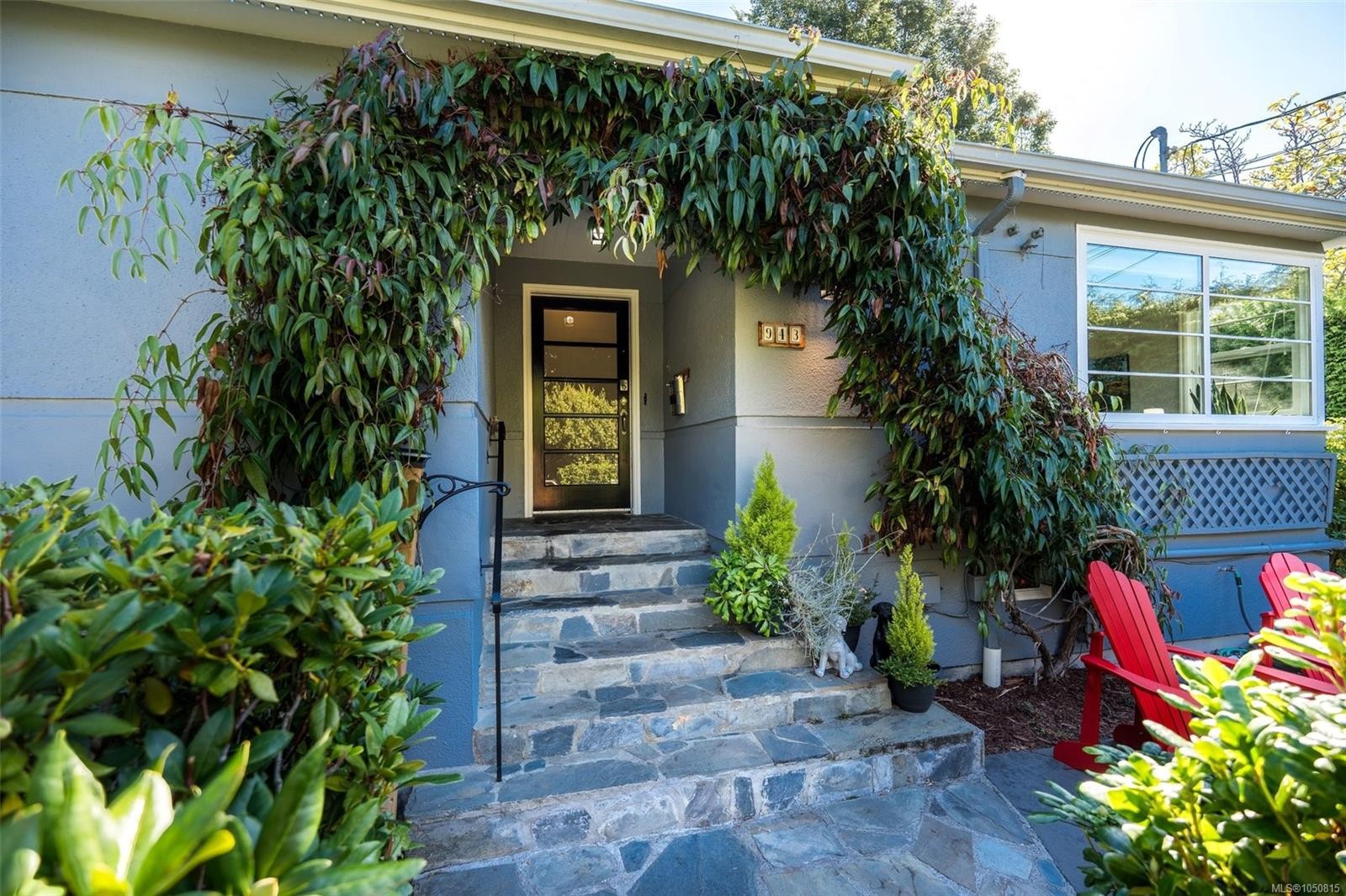 943 Linkleas Ave, Oak Bay, BC