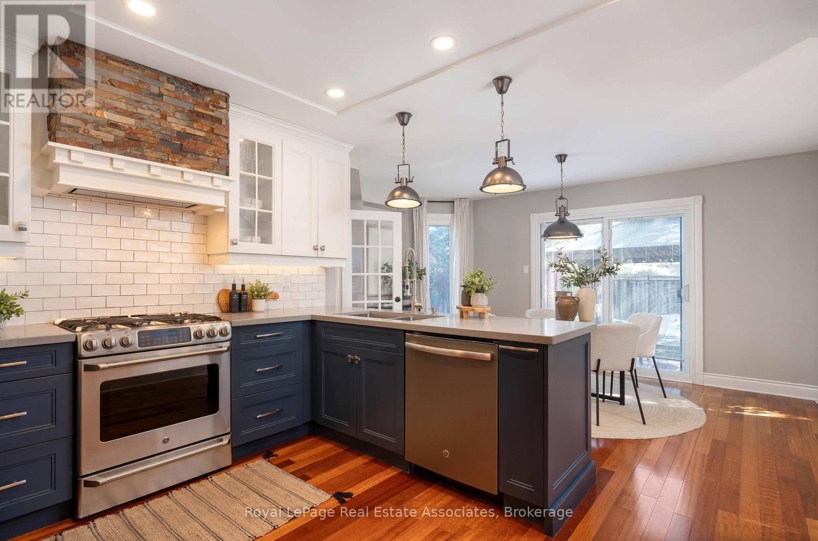 2253 Towne Boulevard, Oakville, ON