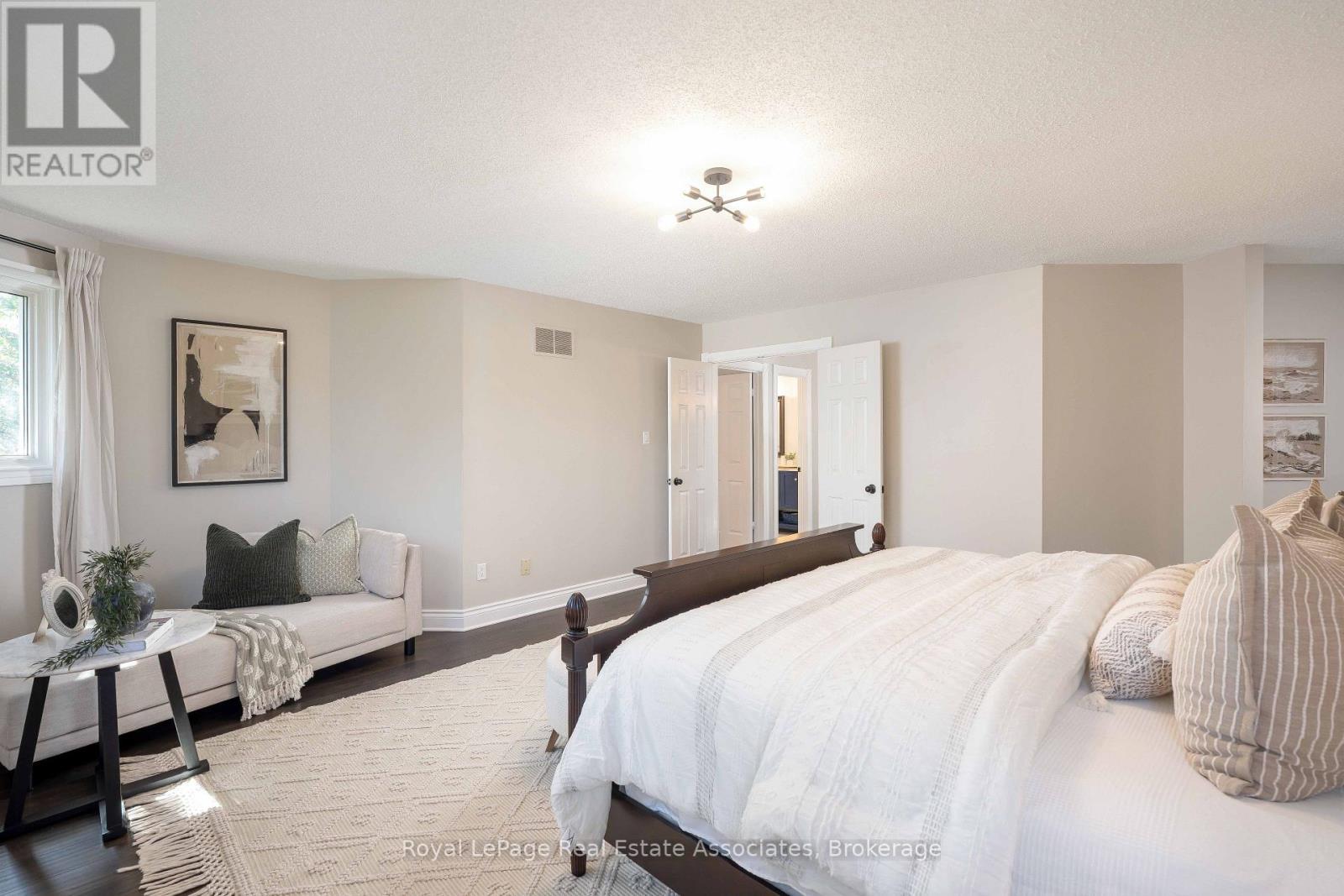 2253 Towne Boulevard, Oakville, ON
