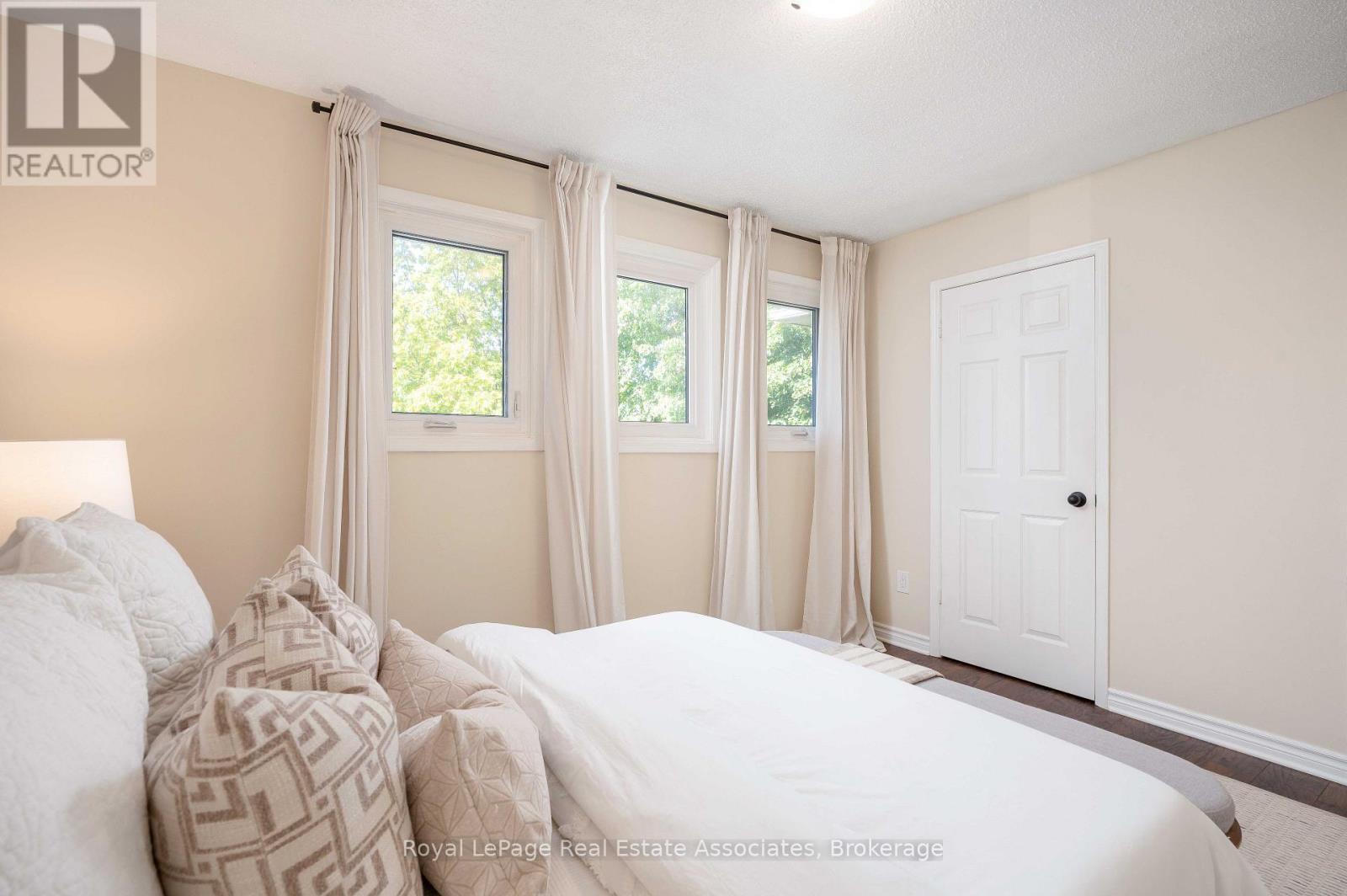 2253 Towne Boulevard, Oakville, ON