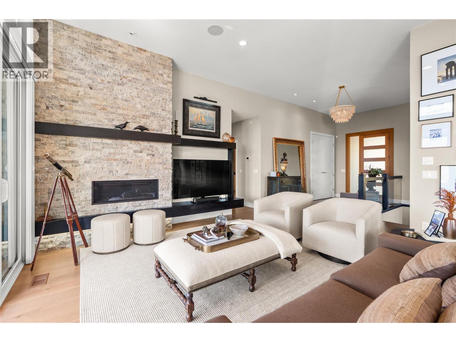 Living Room - 1666 Lakestone Drive, Lake Country, BC