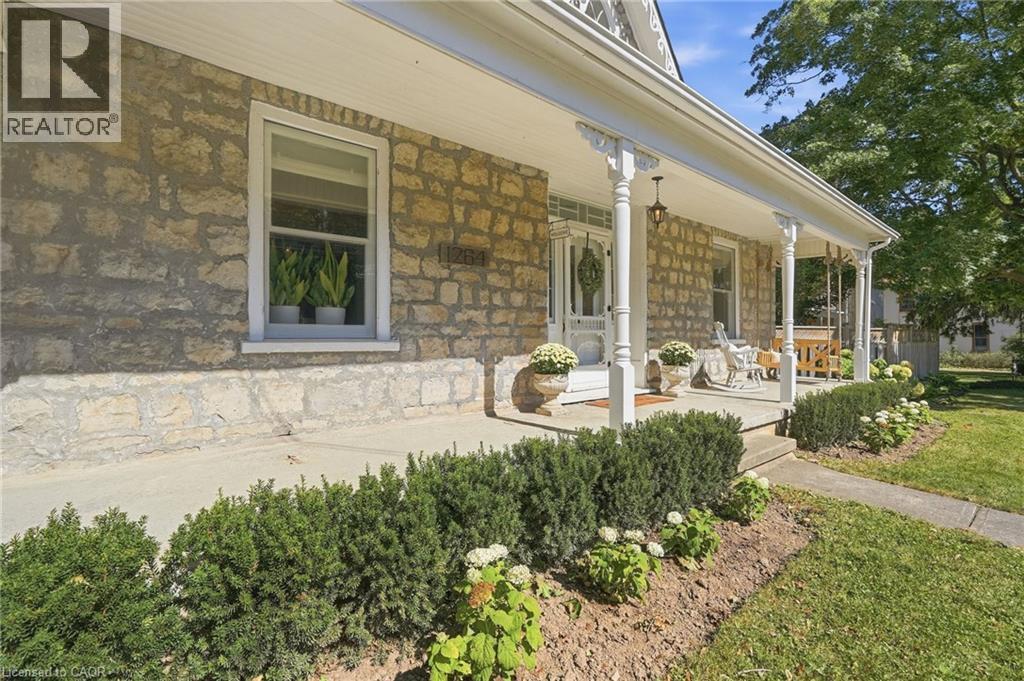 1264 Old #8 Highway, Sheffield, ON