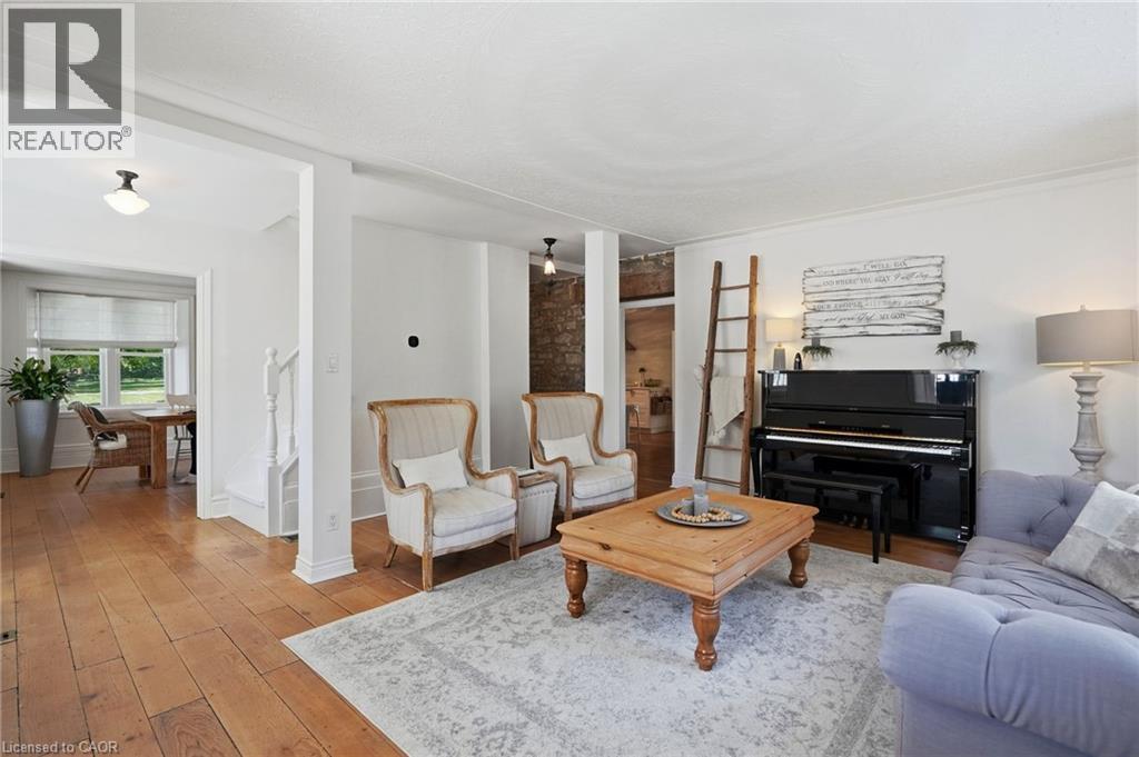1264 Old #8 Highway, Sheffield, ON