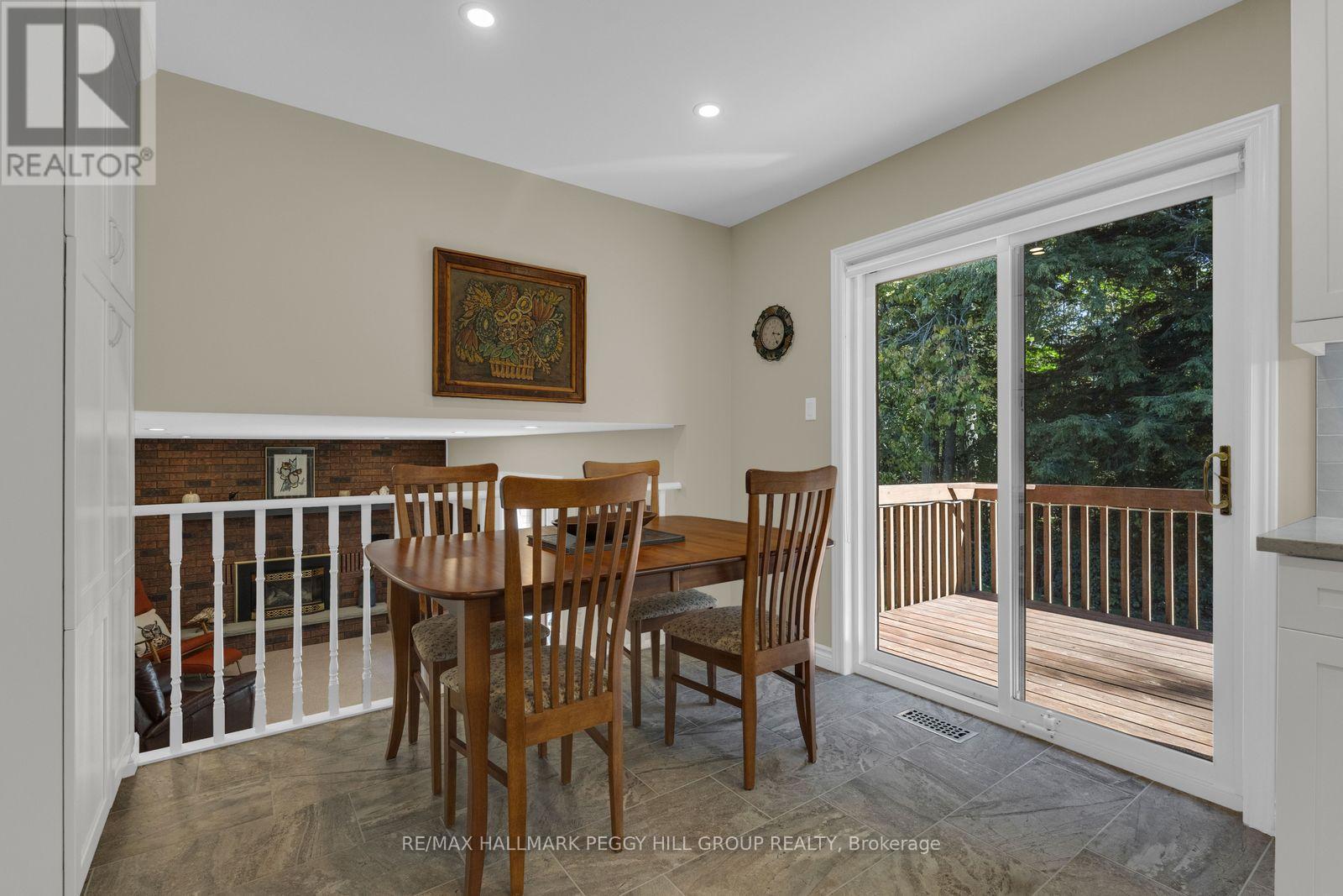 17 Holloway Lane, Springwater, ON