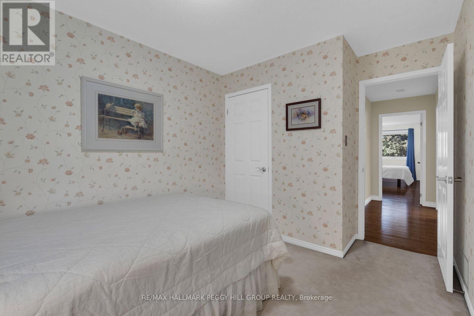 17 Holloway Lane, Springwater, ON