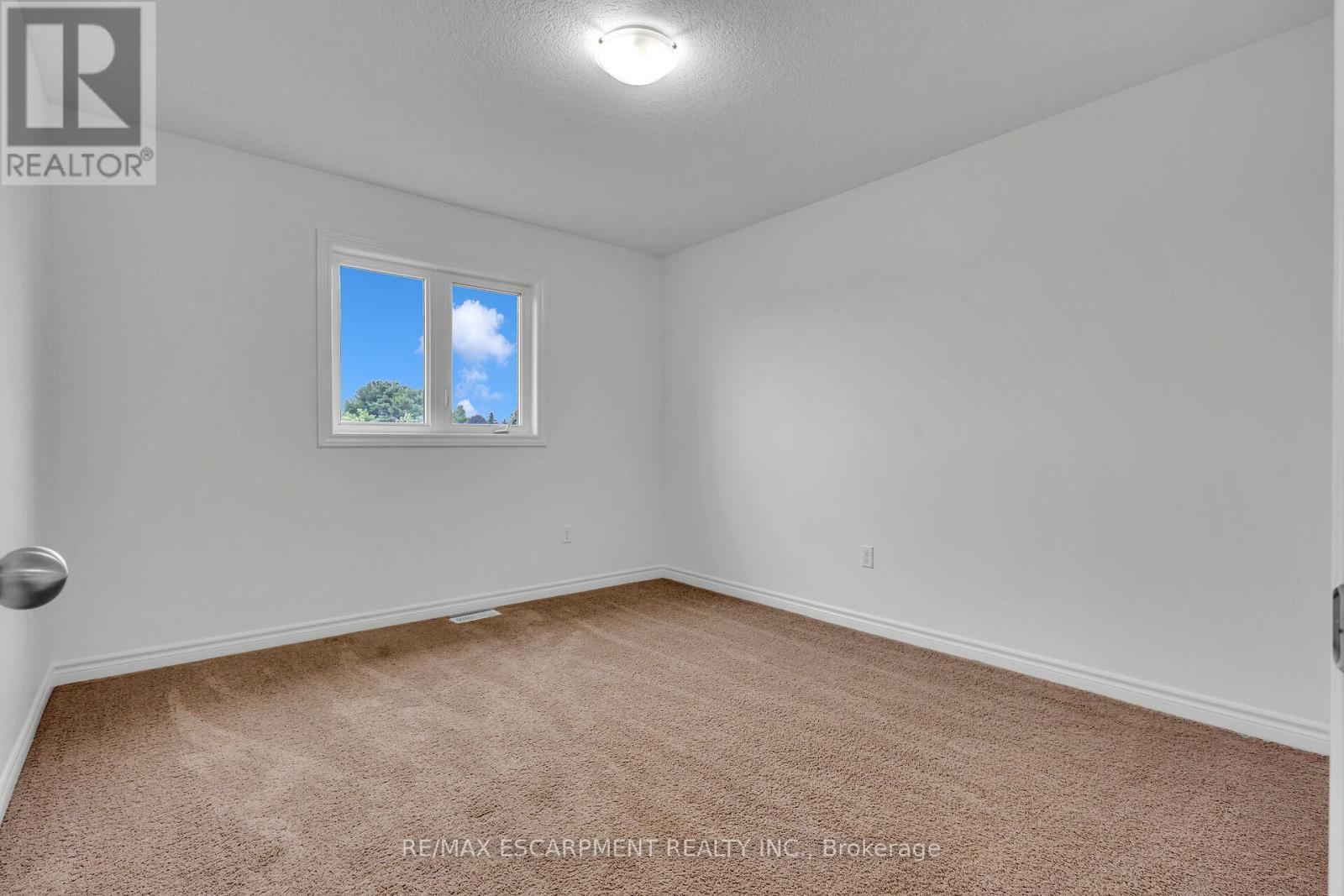 1318 Caen Avenue, Woodstock, ON