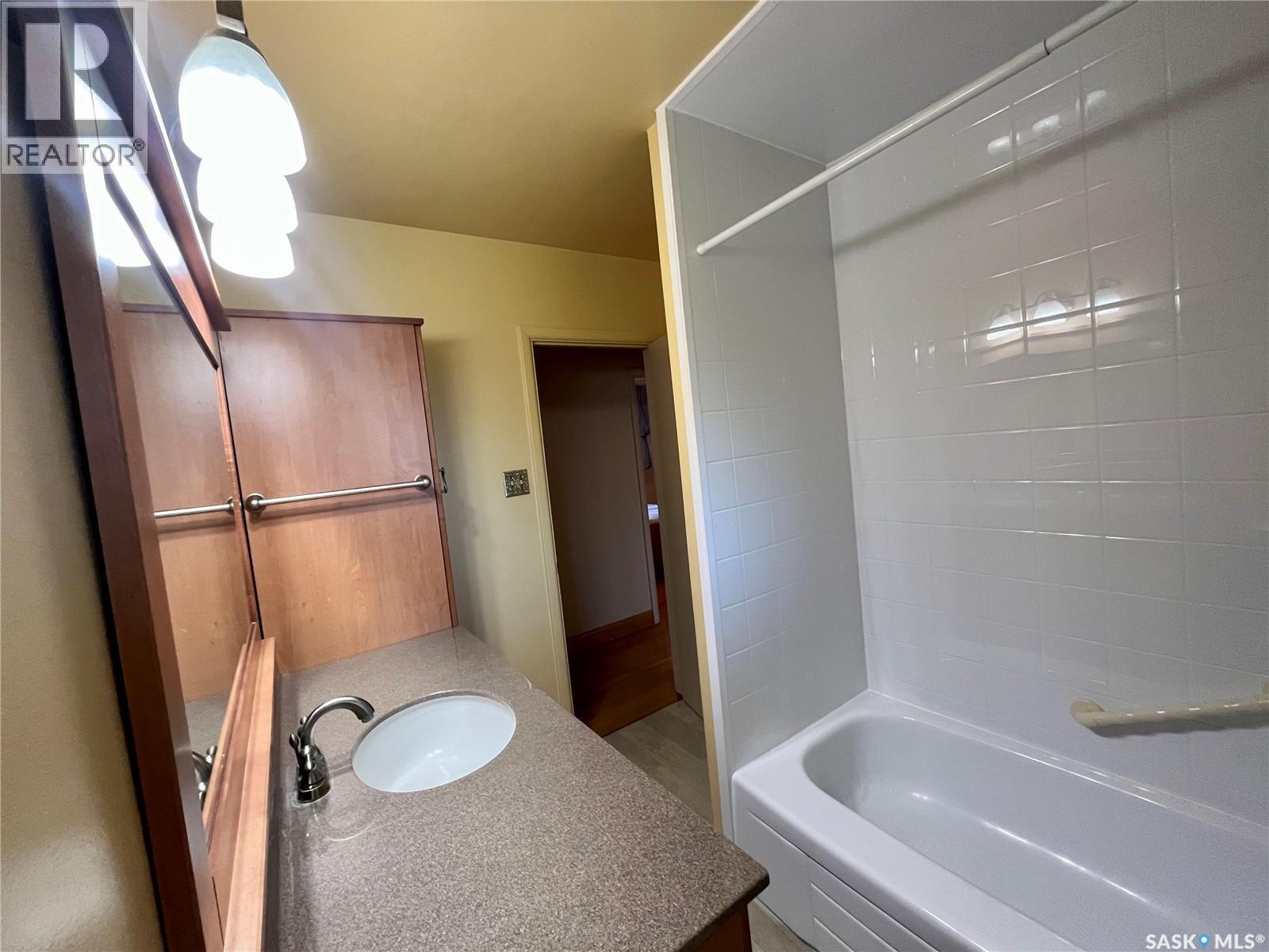 1123 Asquith Drive, Esterhazy, SK