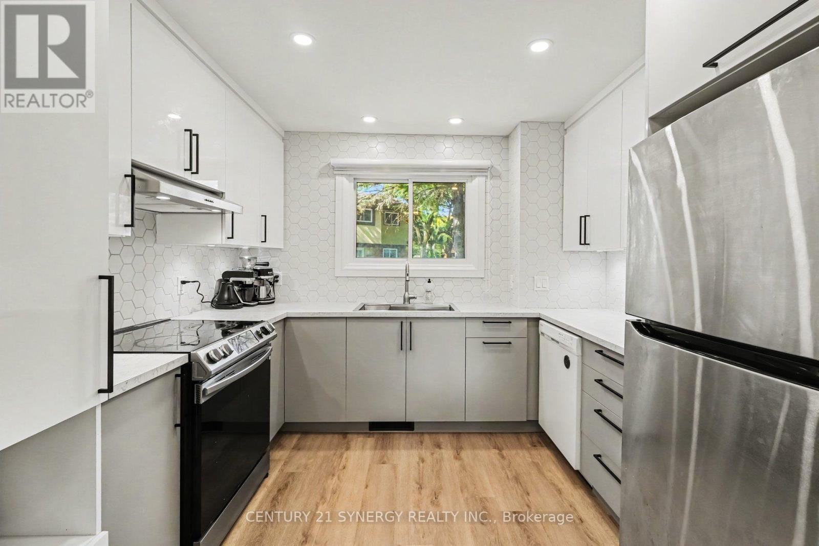 6170 Brookside Lane, Ottawa, ON