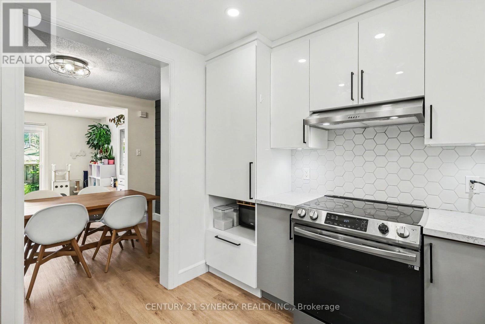 6170 Brookside Lane, Ottawa, ON