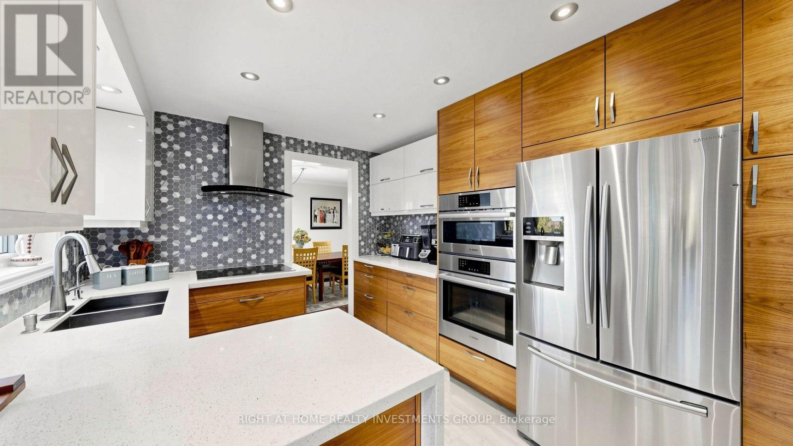 Built In Stailness Steel Appliances - 86 Burling Place, Newmarket, ON