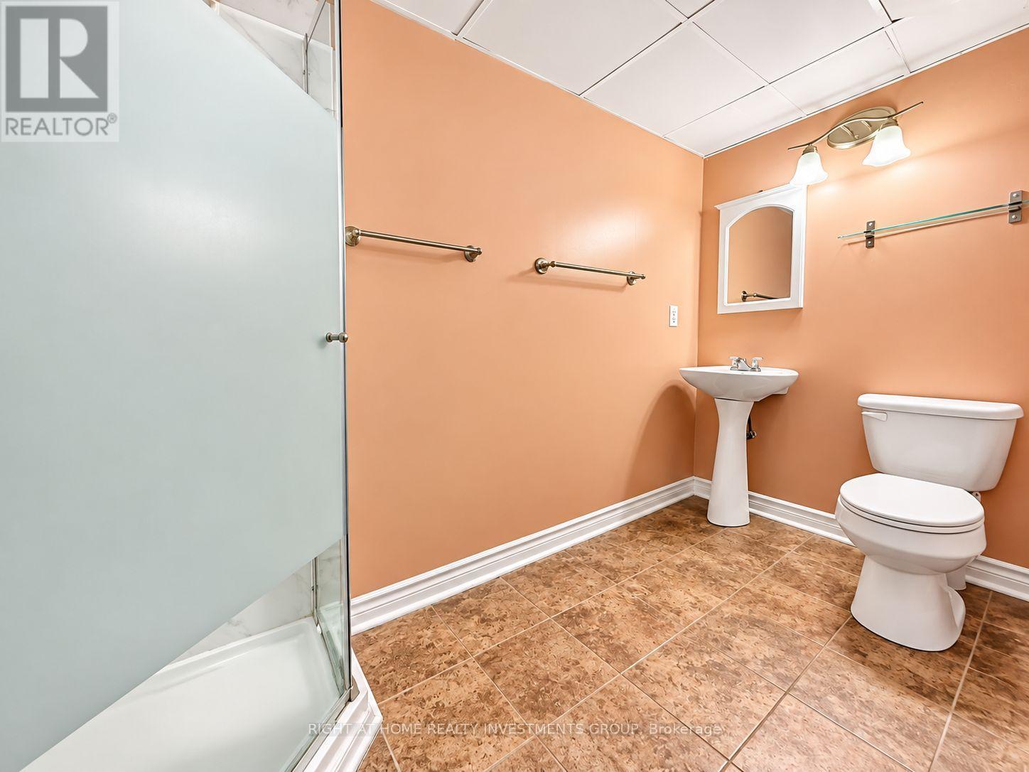 3 Pc Washroom In Basement - 86 Burling Place, Newmarket, ON