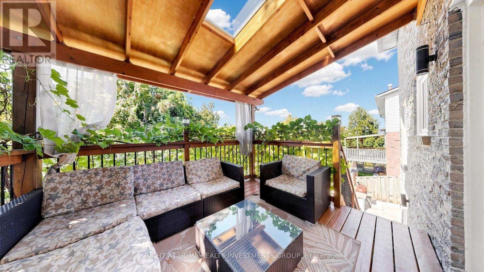 Cozy Covered Deck Covered with Vines - 86 Burling Place, Newmarket, ON