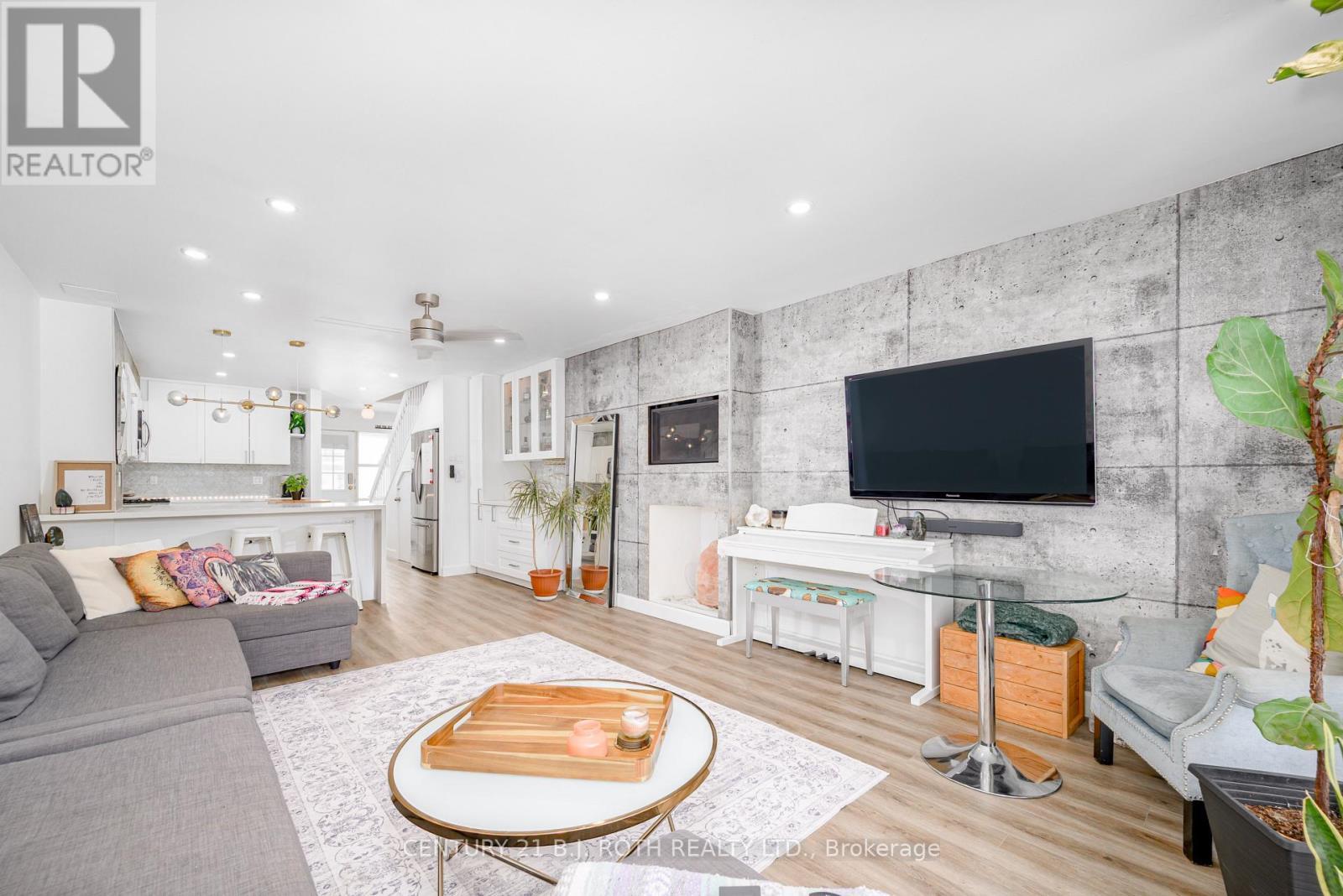 19 - 4 Paradise Boulevard, Ramara, ON
