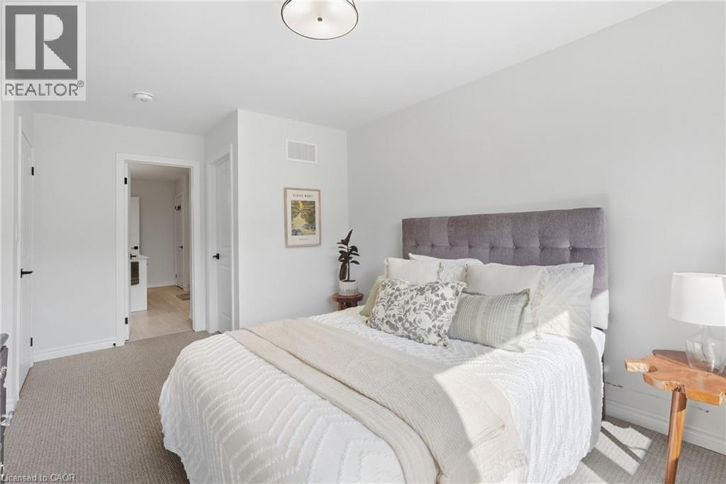 26 Bensley Lane, Hamilton, ON