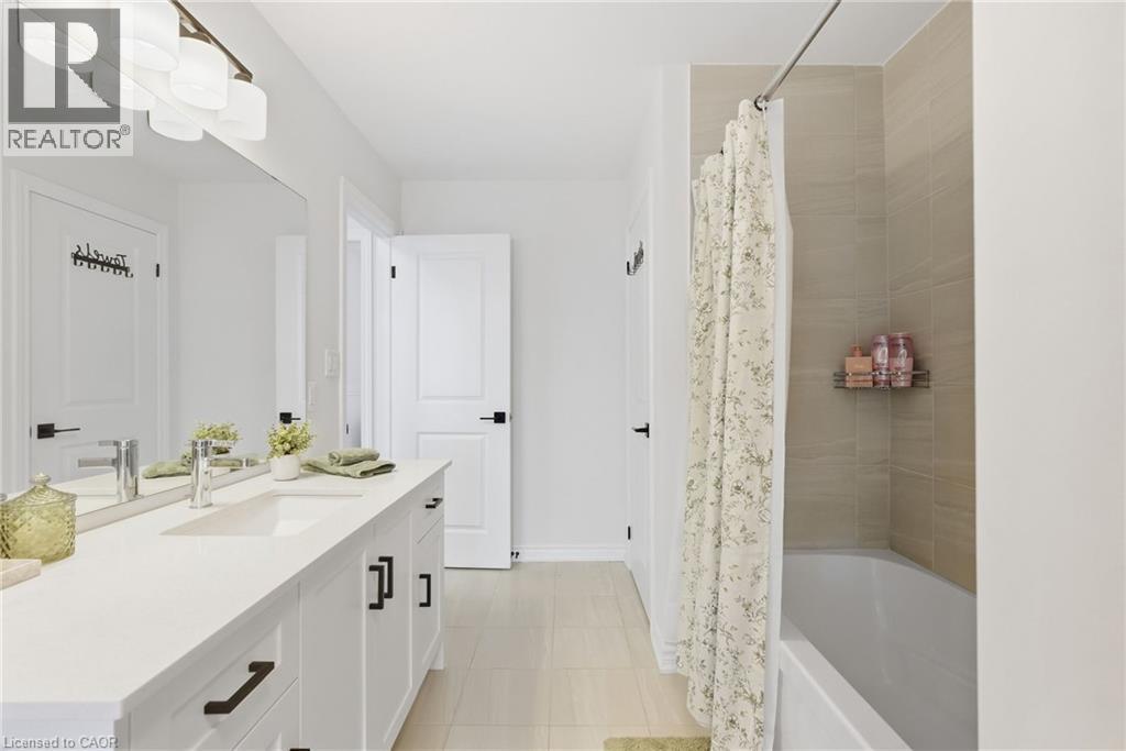 26 Bensley Lane, Hamilton, ON