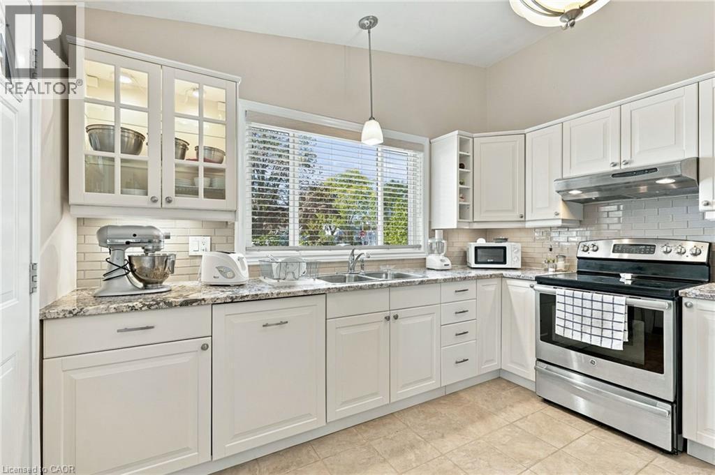 46 Lawrence Avenue, Hamilton, ON