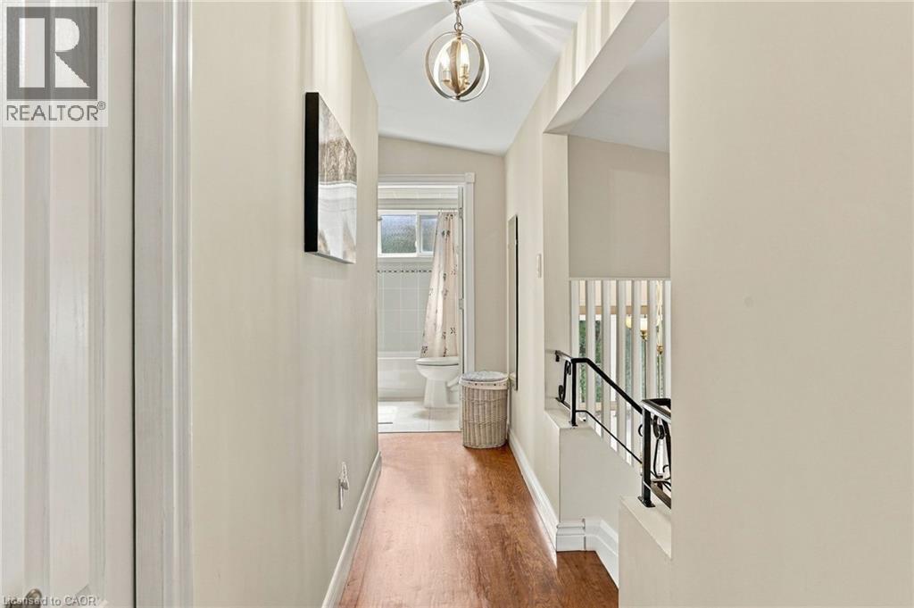 46 Lawrence Avenue, Hamilton, ON