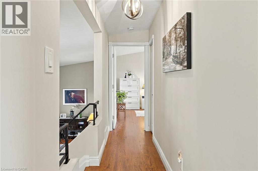 46 Lawrence Avenue, Hamilton, ON