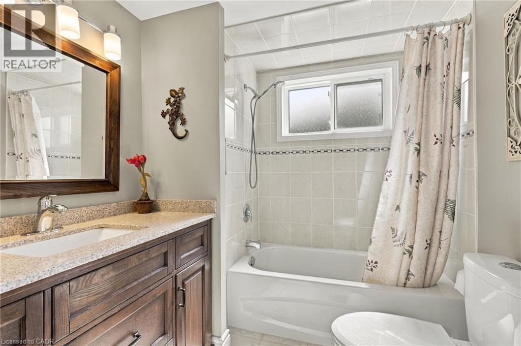 46 Lawrence Avenue, Hamilton, ON