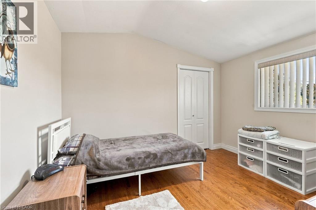 46 Lawrence Avenue, Hamilton, ON