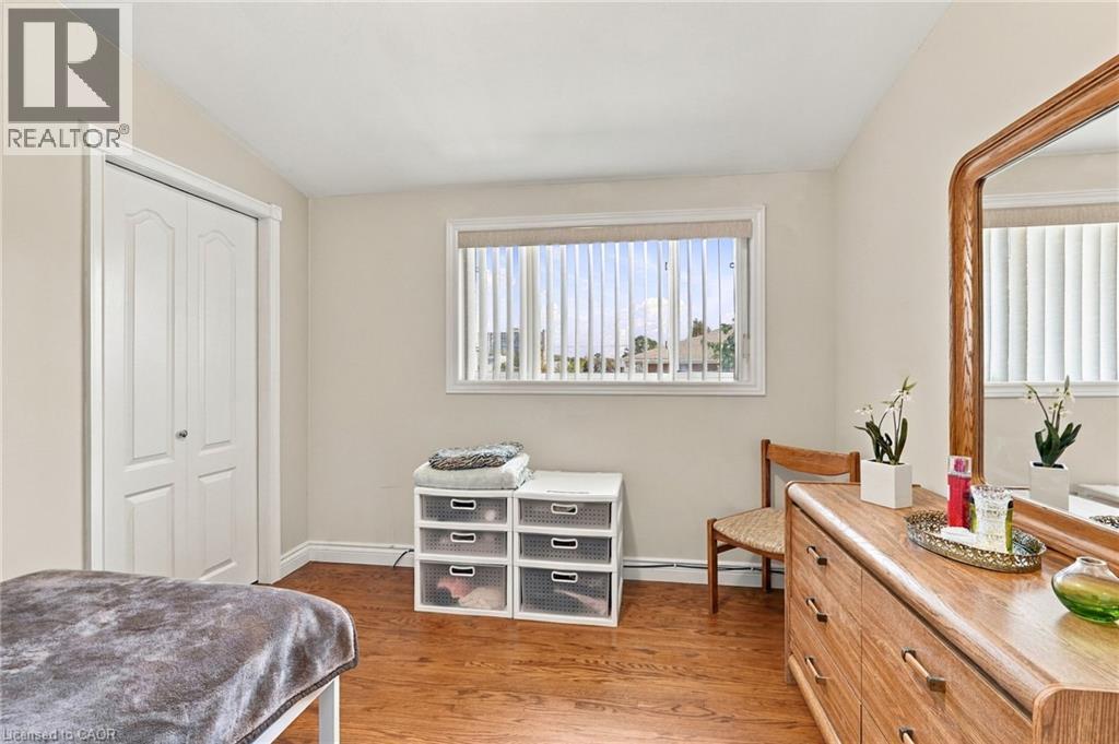 46 Lawrence Avenue, Hamilton, ON