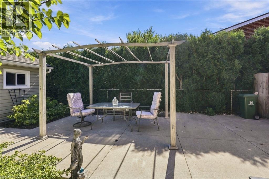 46 Lawrence Avenue, Hamilton, ON