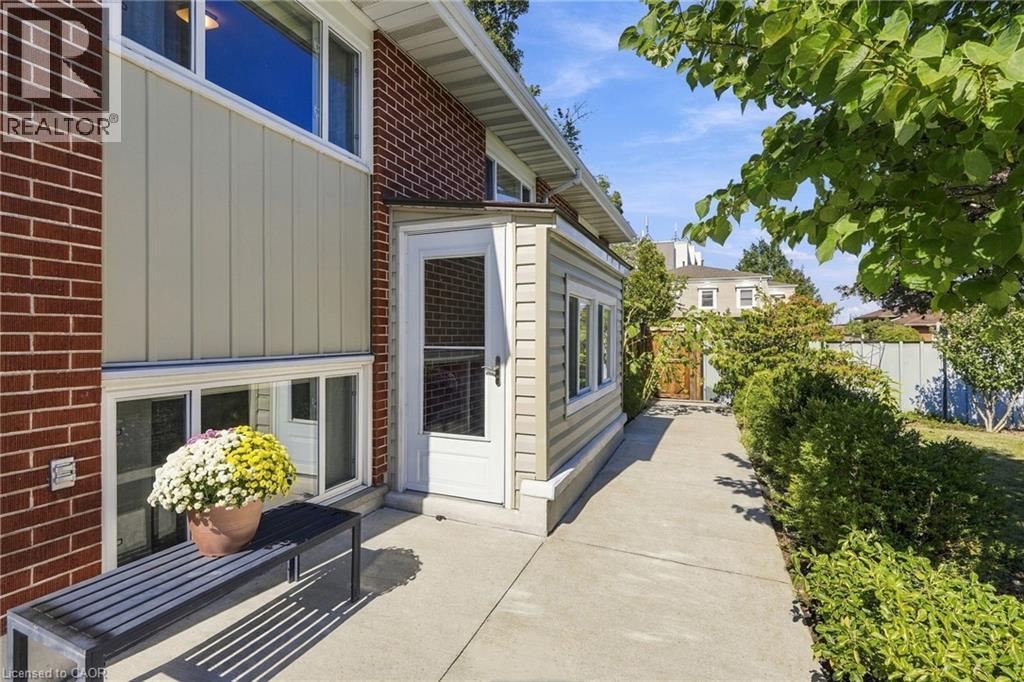 46 Lawrence Avenue, Hamilton, ON