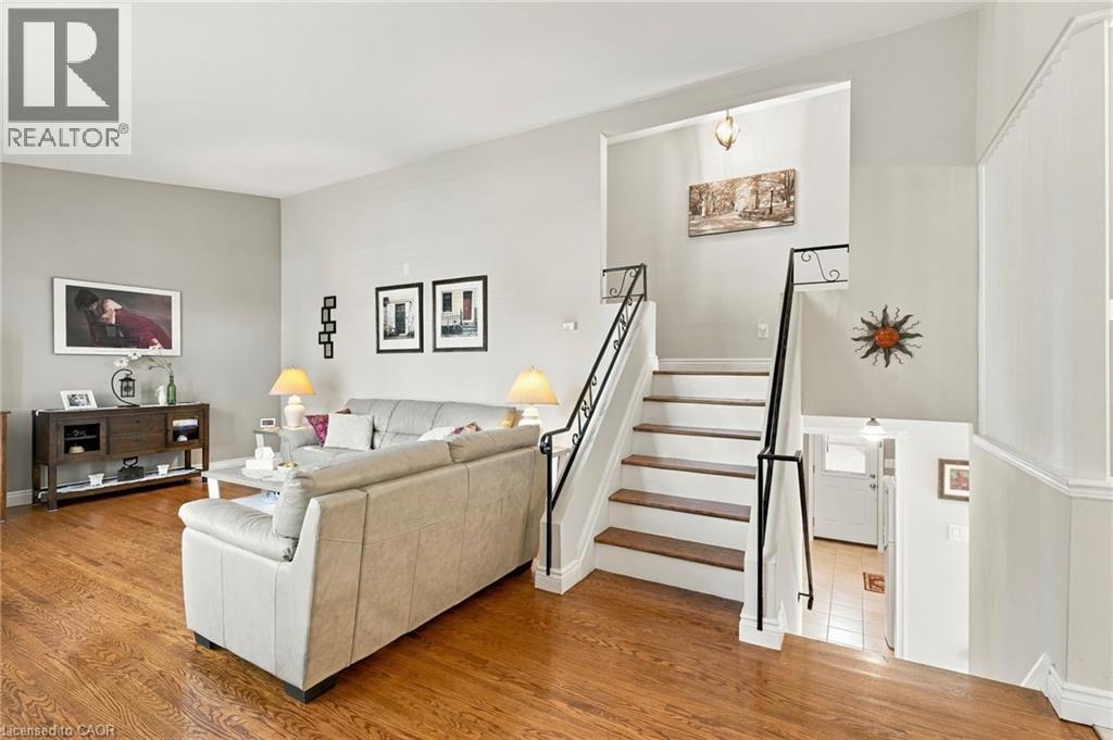 46 Lawrence Avenue, Hamilton, ON