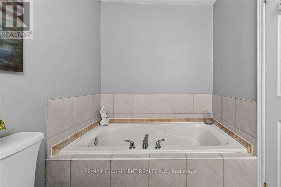 85 Benziger Lane, Hamilton, ON