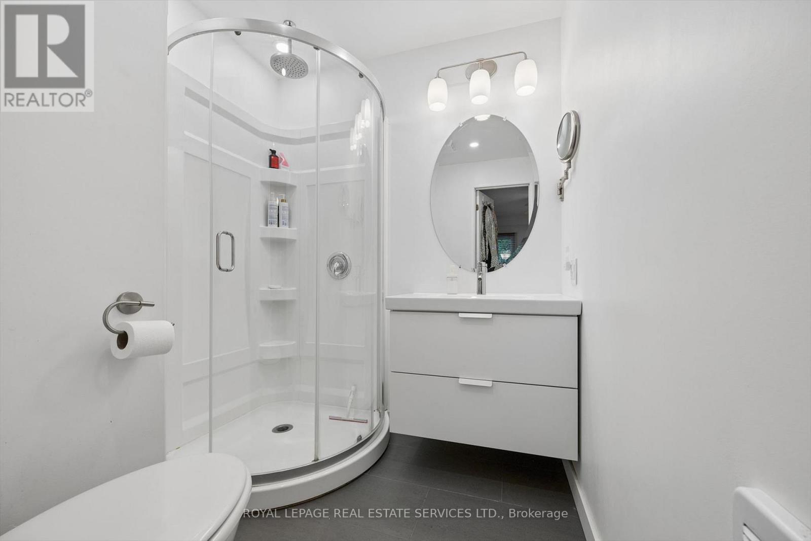 Three-Piece Primary Ensuite - 46 Germorda Drive, Oakville, ON