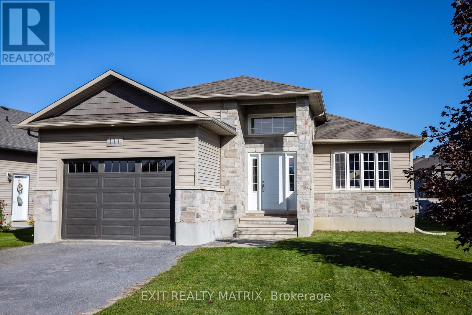 111 York Crossing, Russell, ON